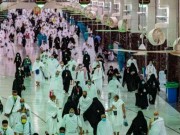 الحجاج يتوافدون إلى المسجد الحرام لأداء "طواف القدوم"