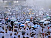 الحجاج يتوفدون إلى مشعر منى لقضاء يوم التروية