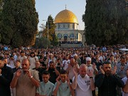 عشرات الآلاف يؤدون صلاة عيد الأضحى في الأقصى وسط إجراءات مشددة واستفزازات المستوطنين