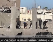 الوقت ينفد.. عائلة كاملة تُترك تحت الأنقاض