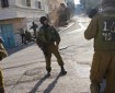 الاحتلال ينصب بوابة جديدة على مدخل بلدة حزما في القدس