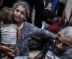 مصابون جراء قصف الاحتلال مخيم المناصرة للنازحين في دير البلح وسط قطاع غزة