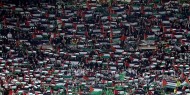 "بطاقة حمراء لإسرائيل".. حملة دعم لفلسطين بملاعب أوروبا