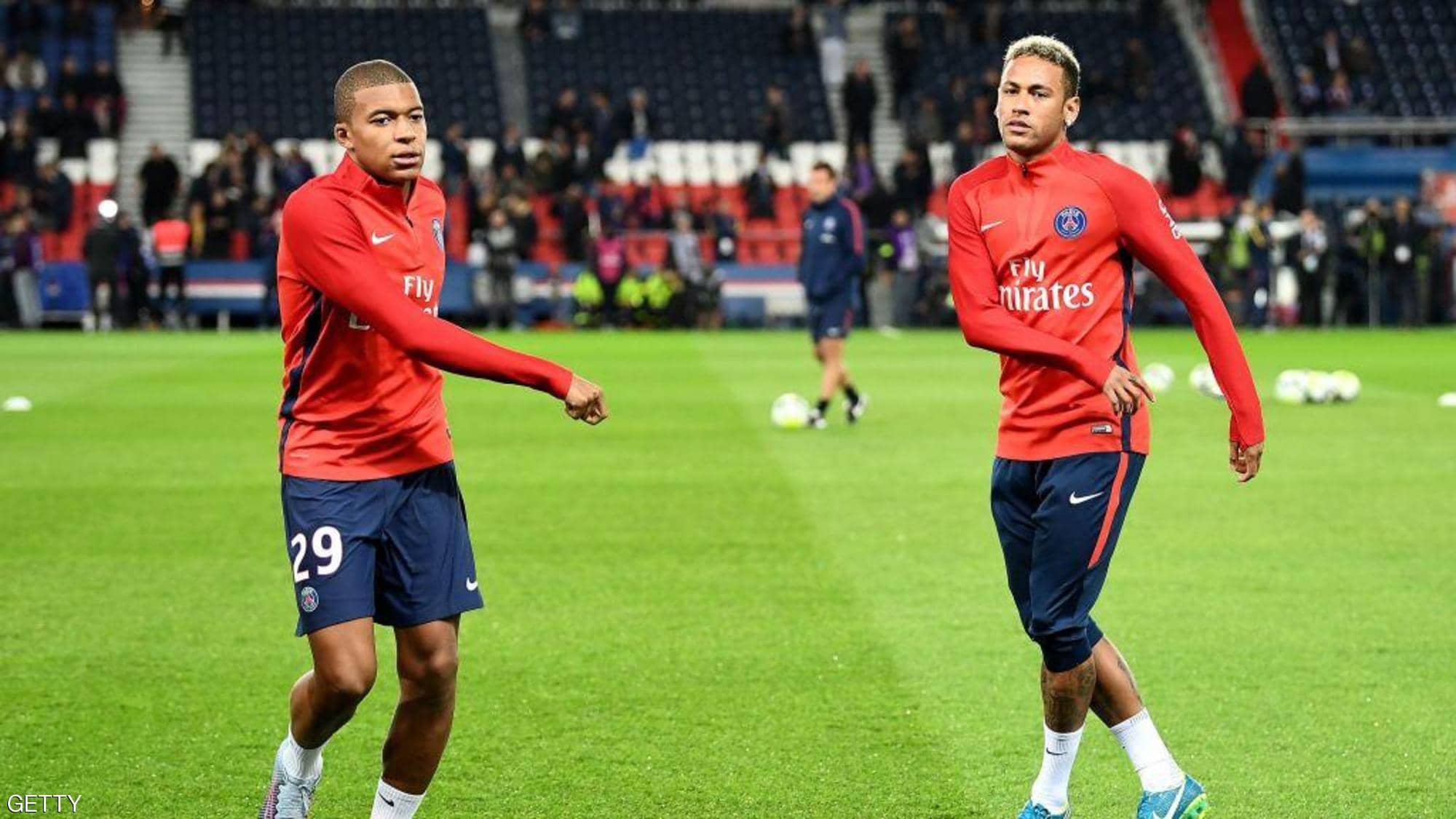 نيمار يشيد بأداء زميله مبامبي